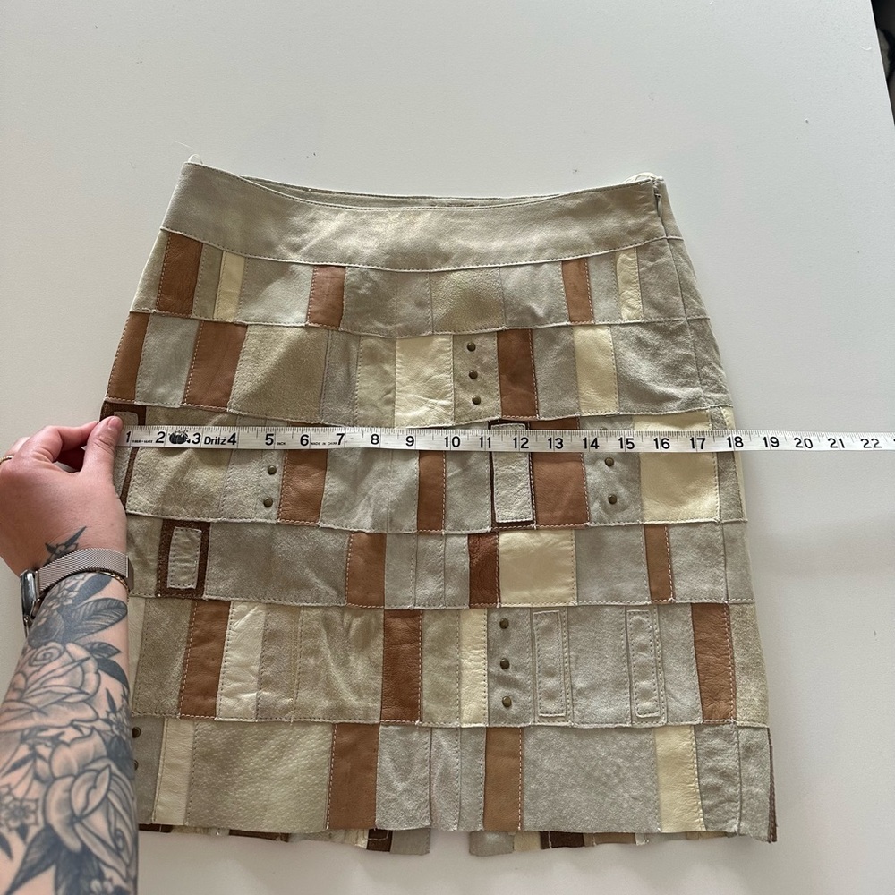 Vintage Y2K Boho Patchwork Suede Leather Cream Gold Mini Skirt 4 Brown - Picture 4 of 10